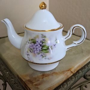 PORCELAIN TREASURES BETTY PLATNER TEAPOT